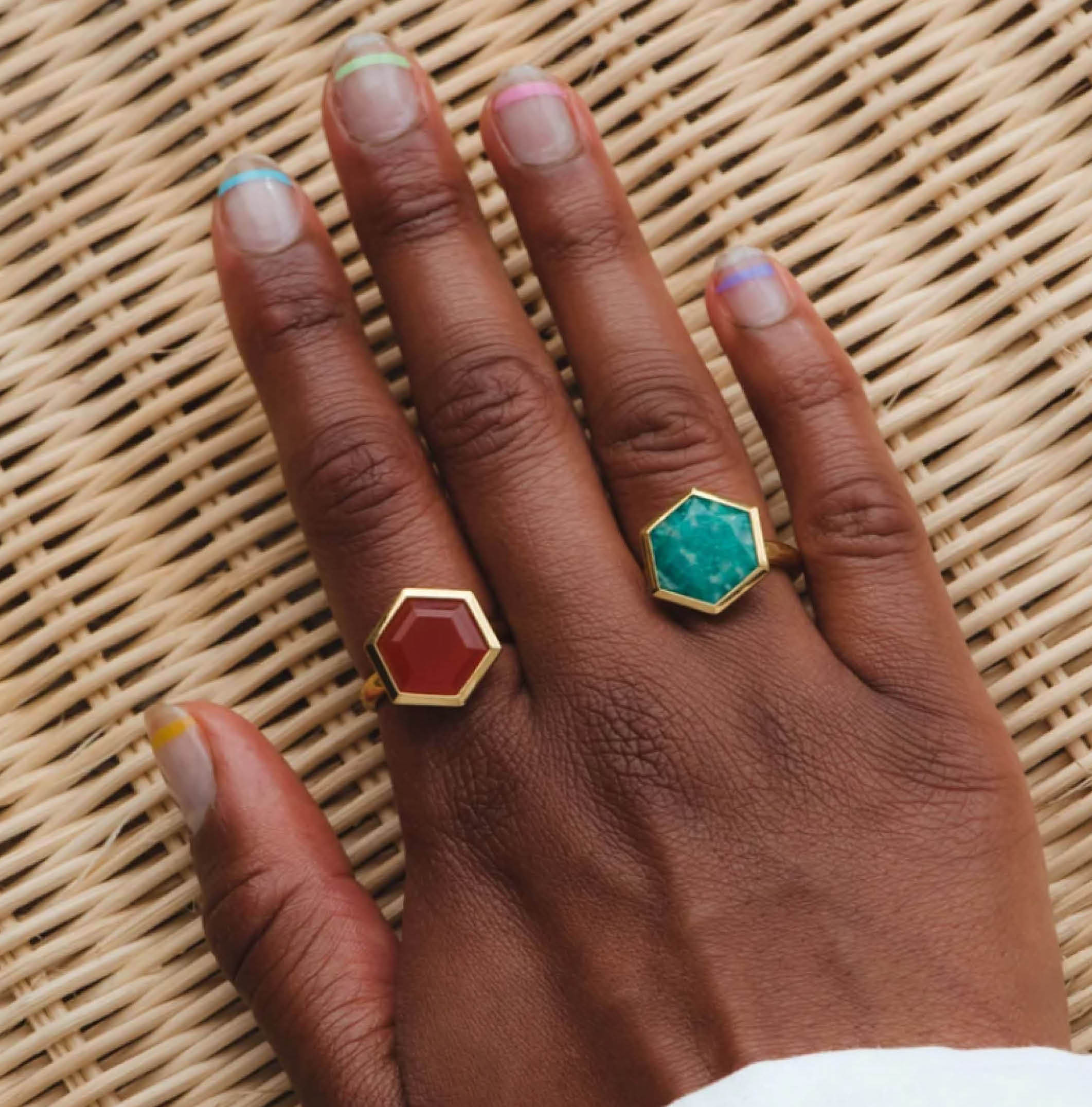 SUMMER SALE: MUST-HAVE STYLES
