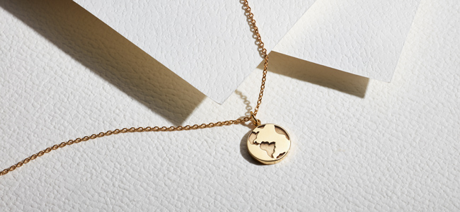 Gold Pendant Necklaces