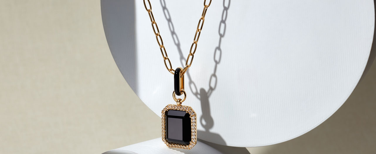 black onyx pendant with black enamel clasp