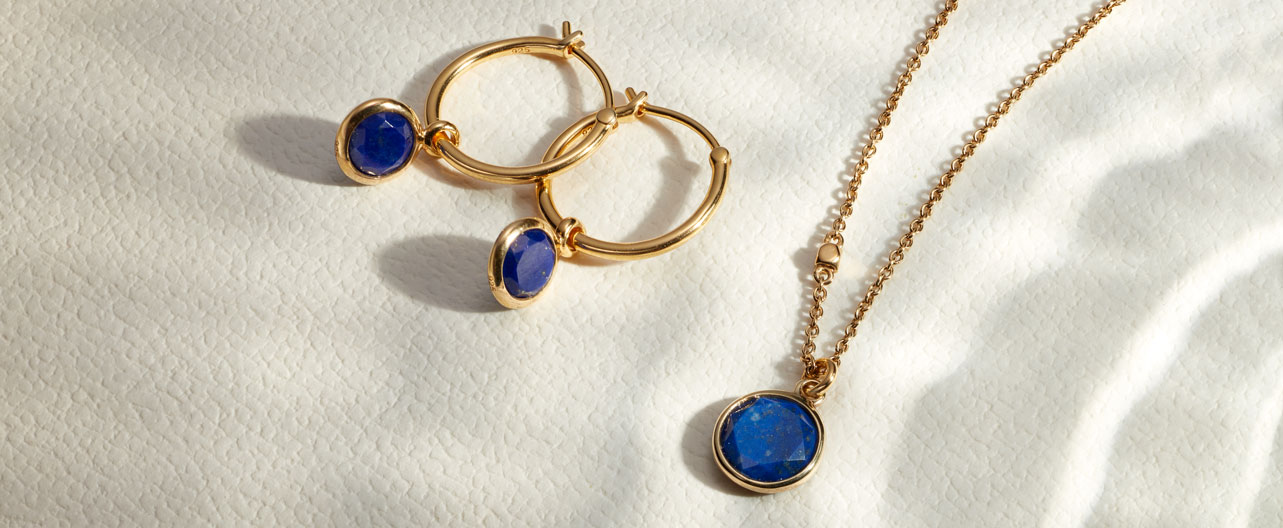 Lapis Lazuli pendant and earrings in gold